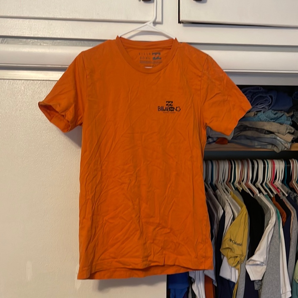 Billabong orange graphic tee